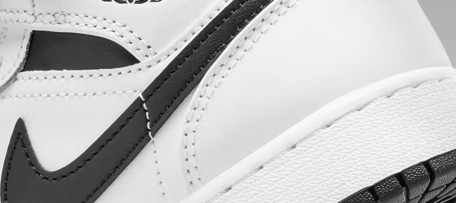 air-jordan-1-mid-big-kids-shoes-H5qqbF-6